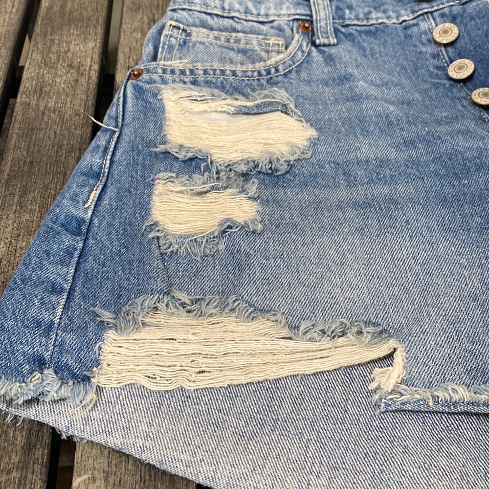 Woman’s junior Arizona cut off Hi-rise shorts size 9 - Picture 2 of 12